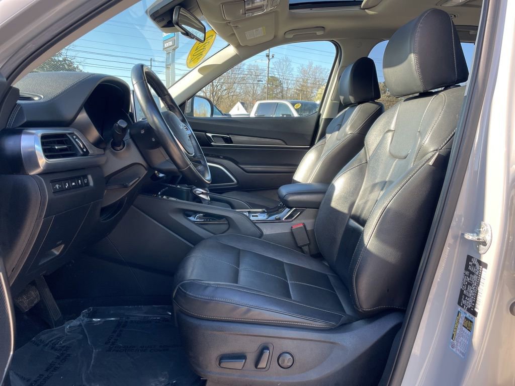 Used 2022 Kia Telluride EX w/ EX Premium Package image 4