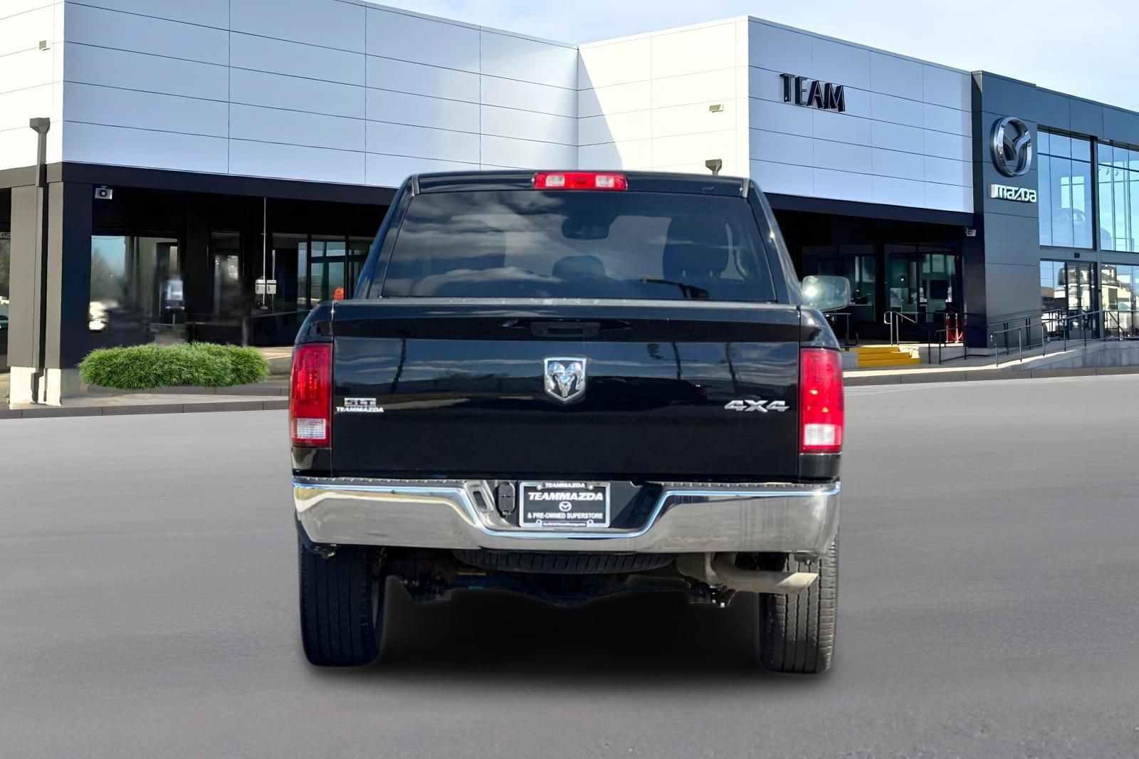 Used 2022 RAM 1500 Classic SLT image 5