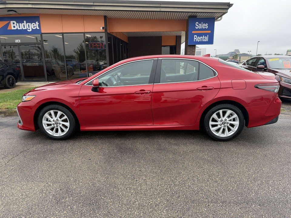 Used 2024 Toyota Camry LE AWD/4WD image 2