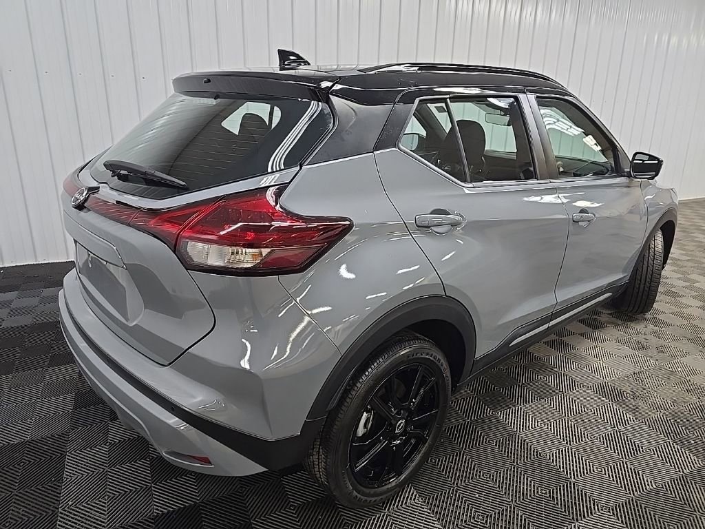 Used 2023 Nissan Kicks SR w/ Interior Electronics Package image 10