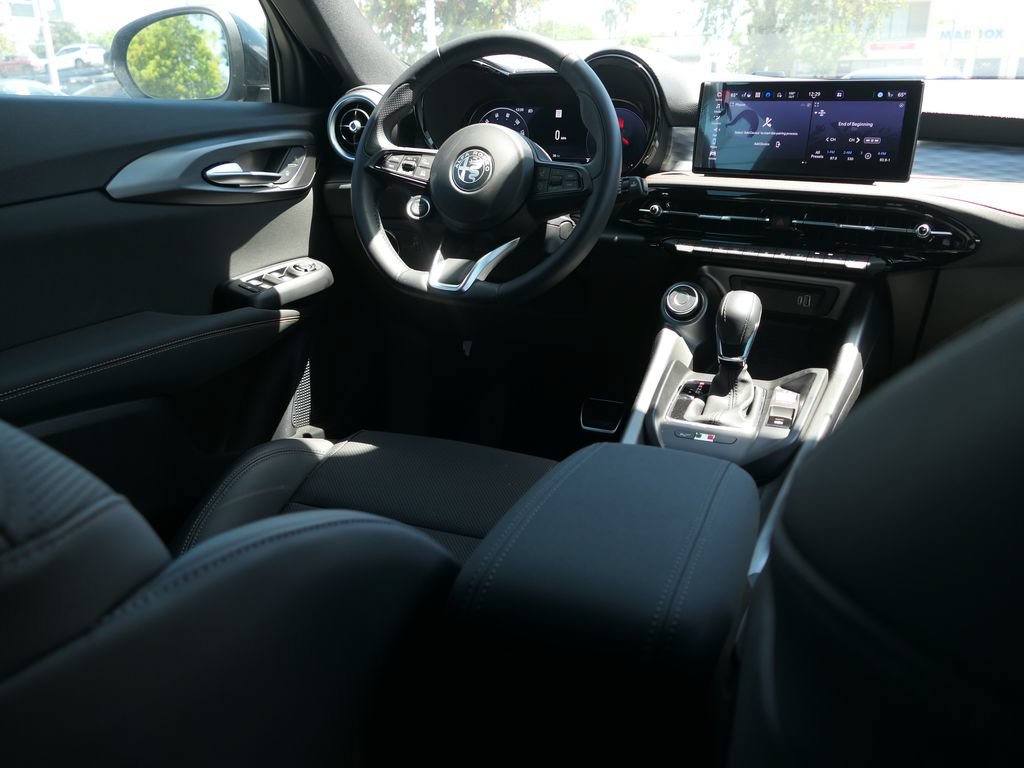 Used 2025 Alfa Romeo Tonale w/ Premium Package AWD/4WD image 20