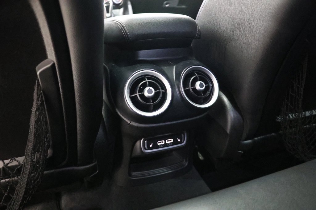 Used 2023 Alfa Romeo Stelvio Veloce AWD/4WD image 31