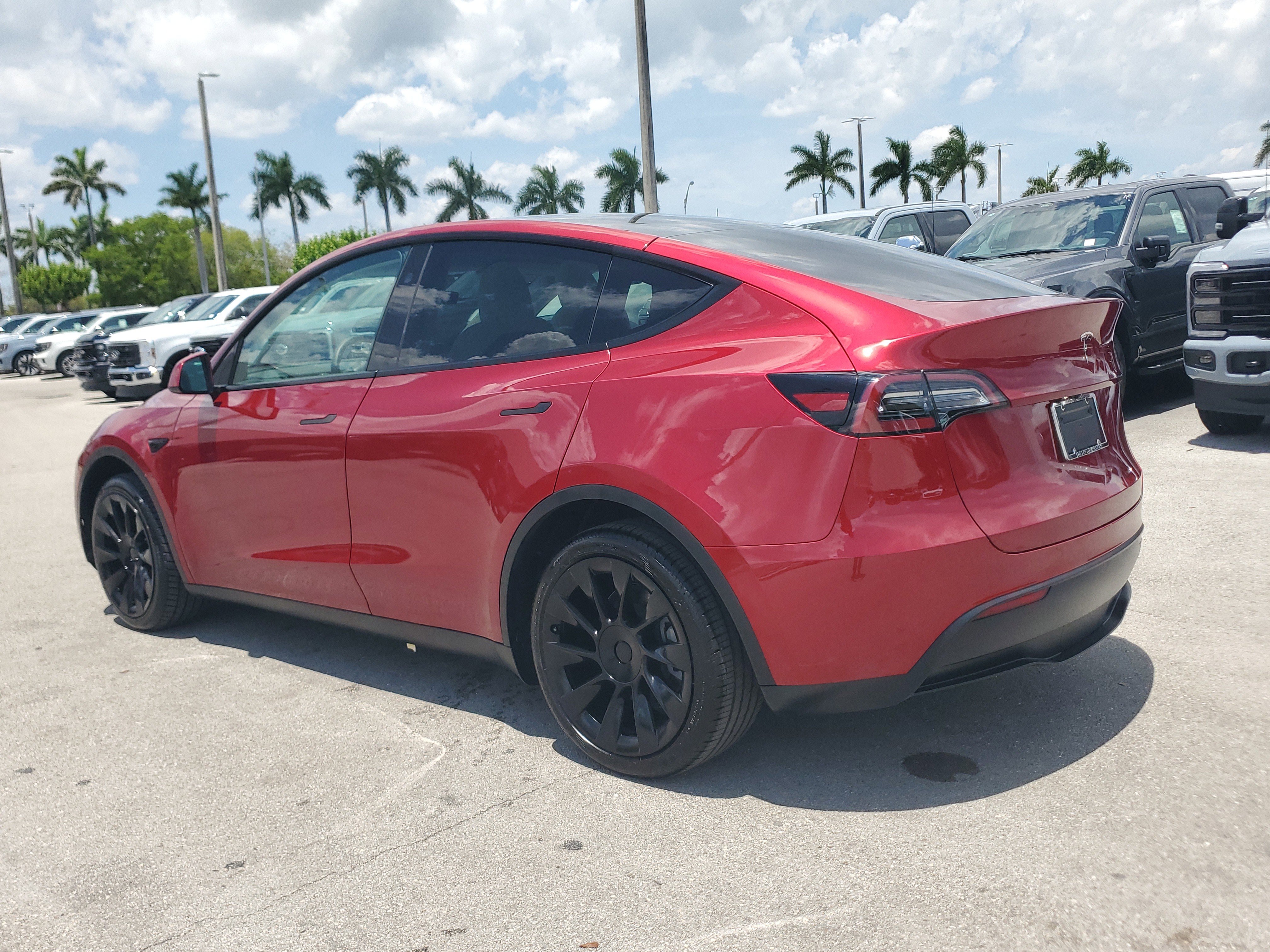 Used 2024 Tesla Model Y Long Range RWD image 7
