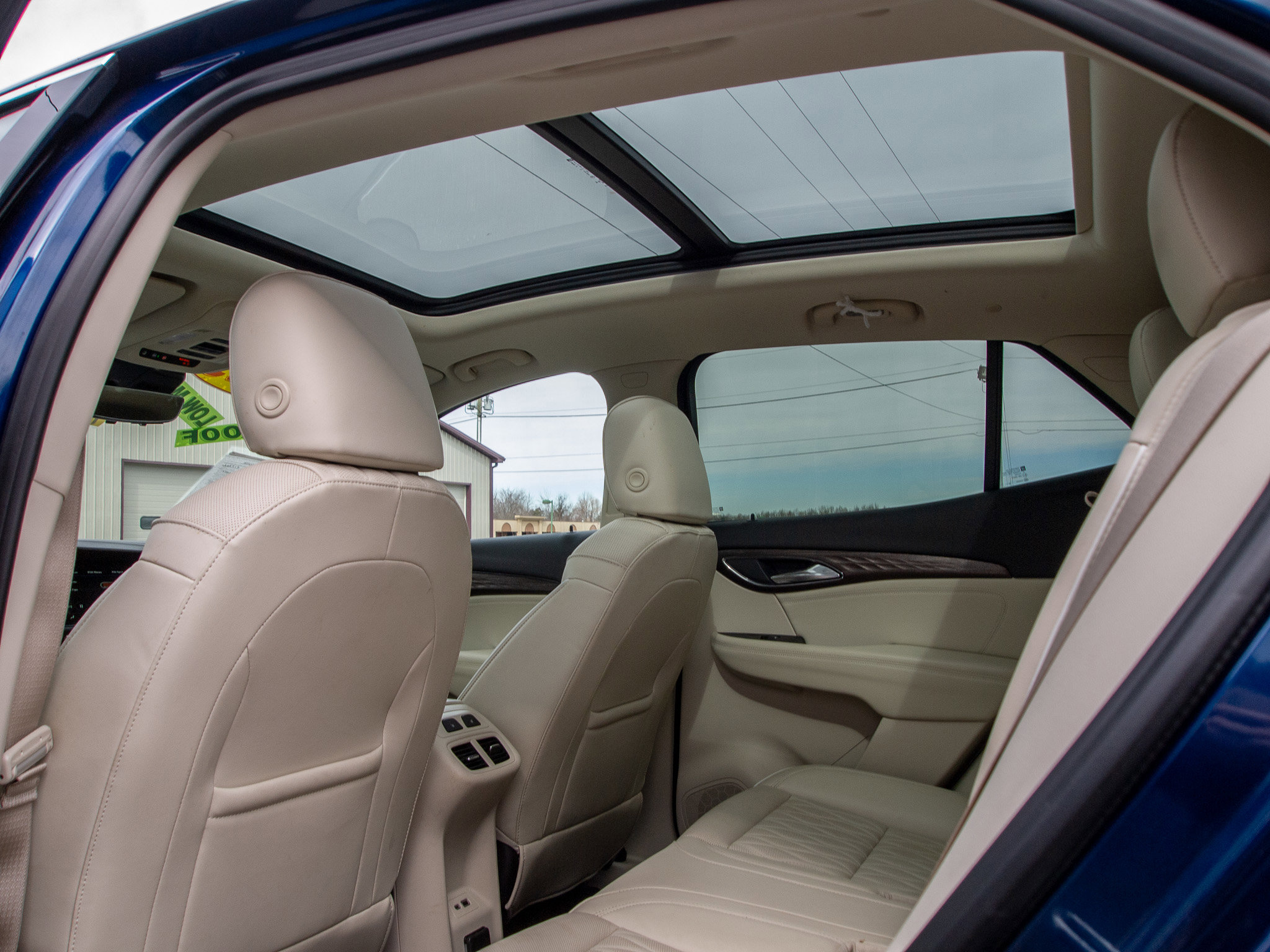 Used 2023 Buick Envision Avenir image 27