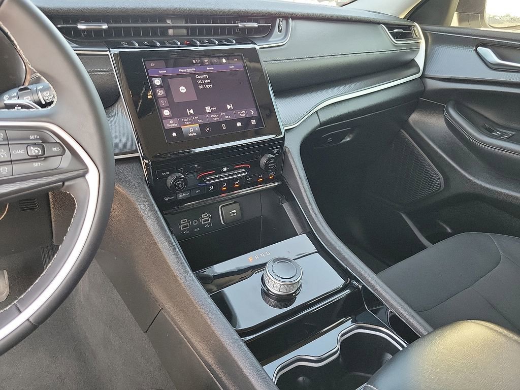 Used 2023 Jeep Grand Cherokee L Laredo image 21