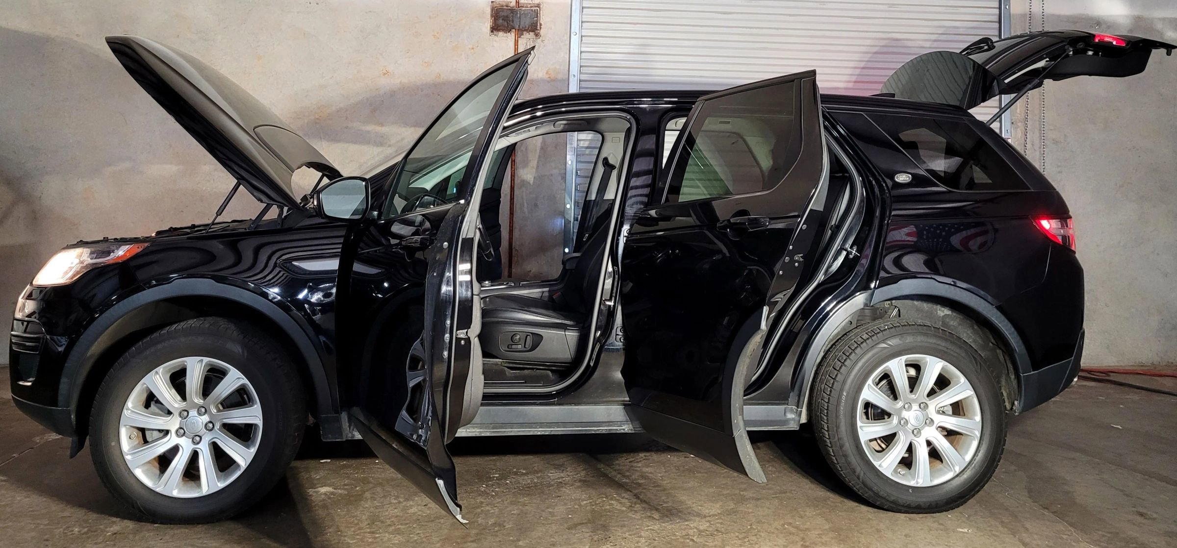 Used 2017 Land Rover Discovery Sport SE image 13