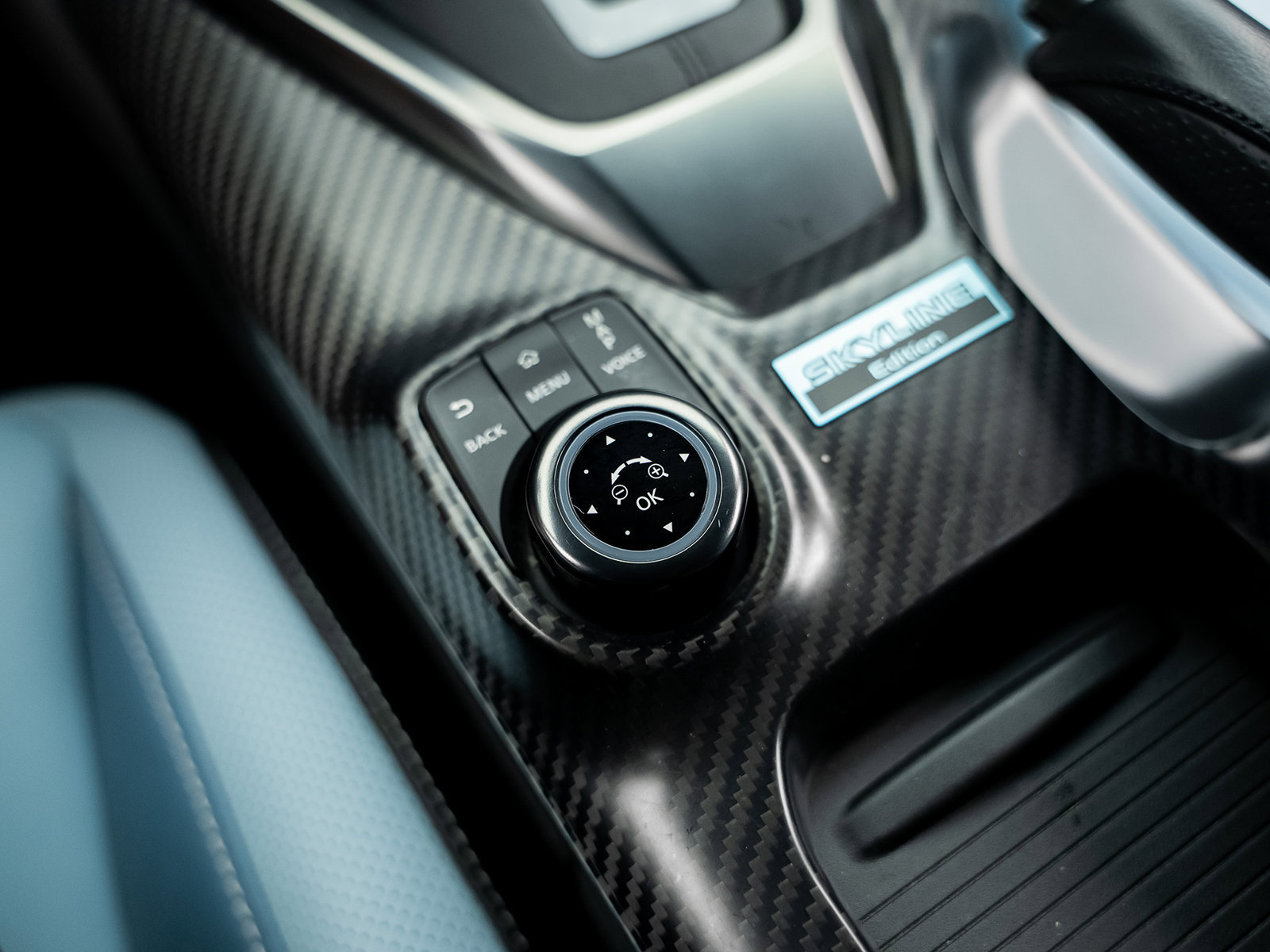 Used 2024 Nissan GT-R AWD/4WD image 52