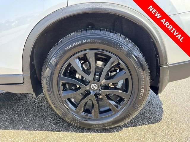 Used 2020 Nissan Rogue SV image 31