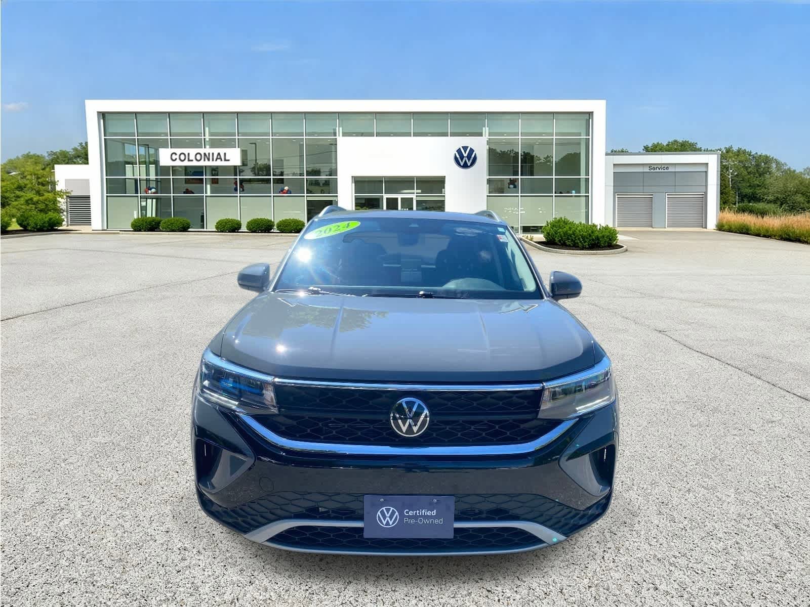 Certified 2024 Volkswagen Taos SE w/ Panoramic Sunroof Package AWD/4WD image 8