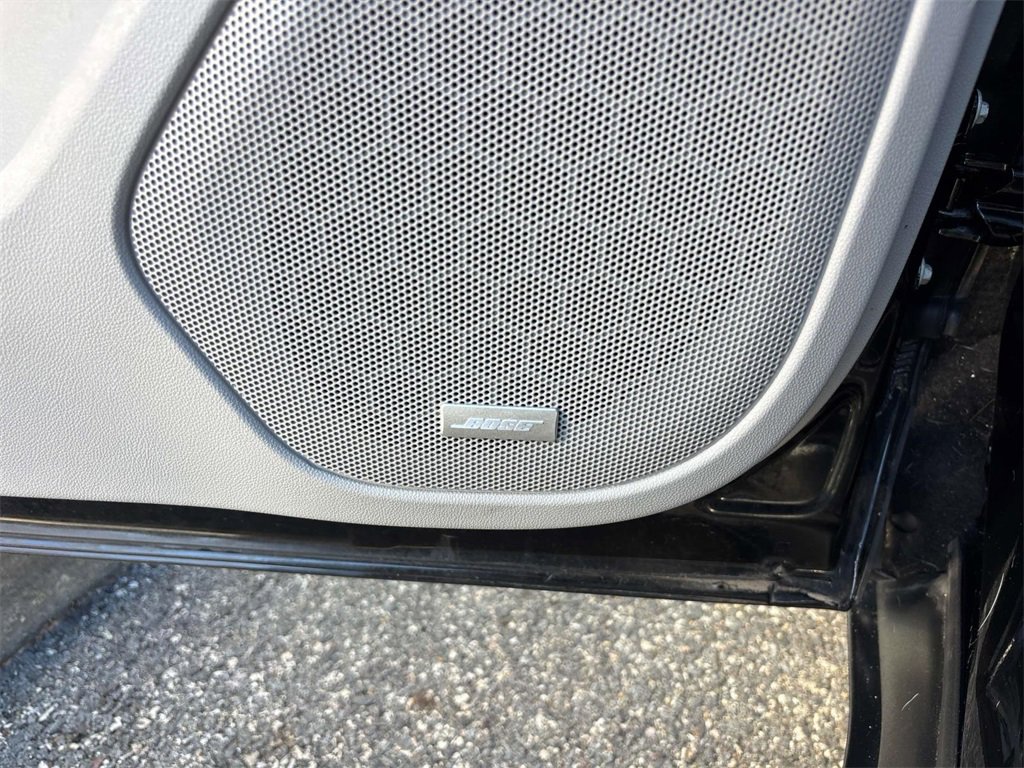 Used 2023 GMC Acadia SLT w/ Technology Package image 19