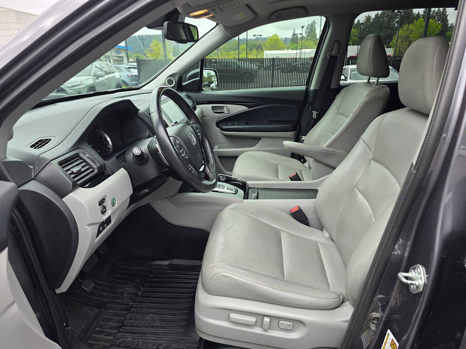 Used 2016 Honda Pilot Touring image 23
