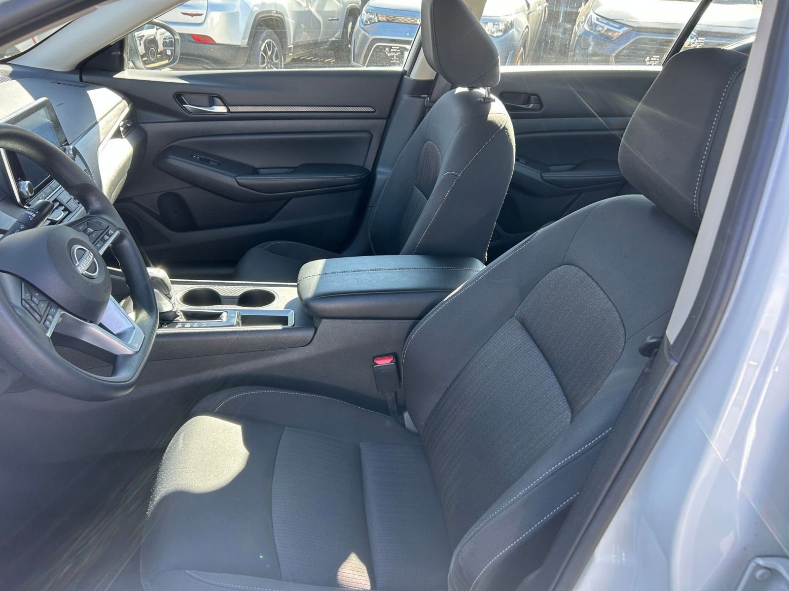 Used 2025 Nissan Altima 2.5 SV image 35