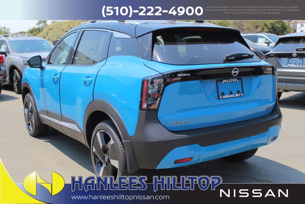New 2025 Nissan Kicks SR FWD image 8