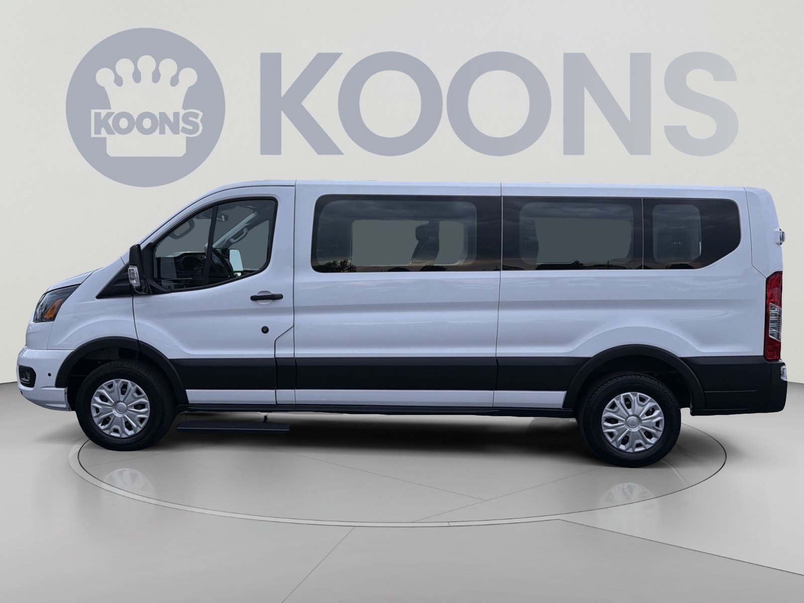 Used 2025 Ford Transit 350 XLT RWD image 2