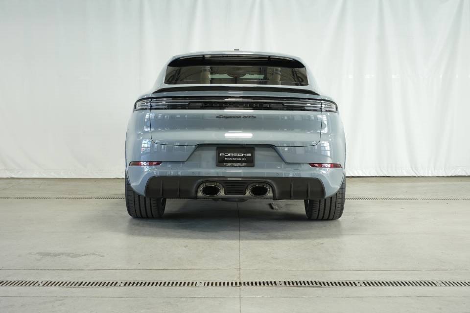 New 2025 Porsche Cayenne GTS image 4