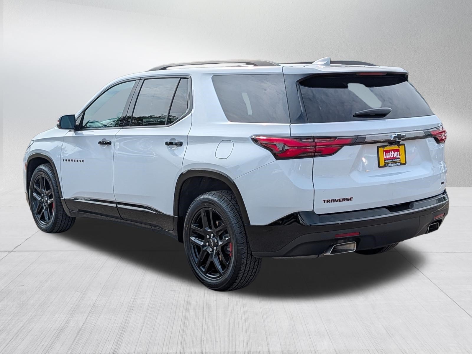 Used 2023 Chevrolet Traverse Premier w/ Redline Edition AWD/4WD image 5