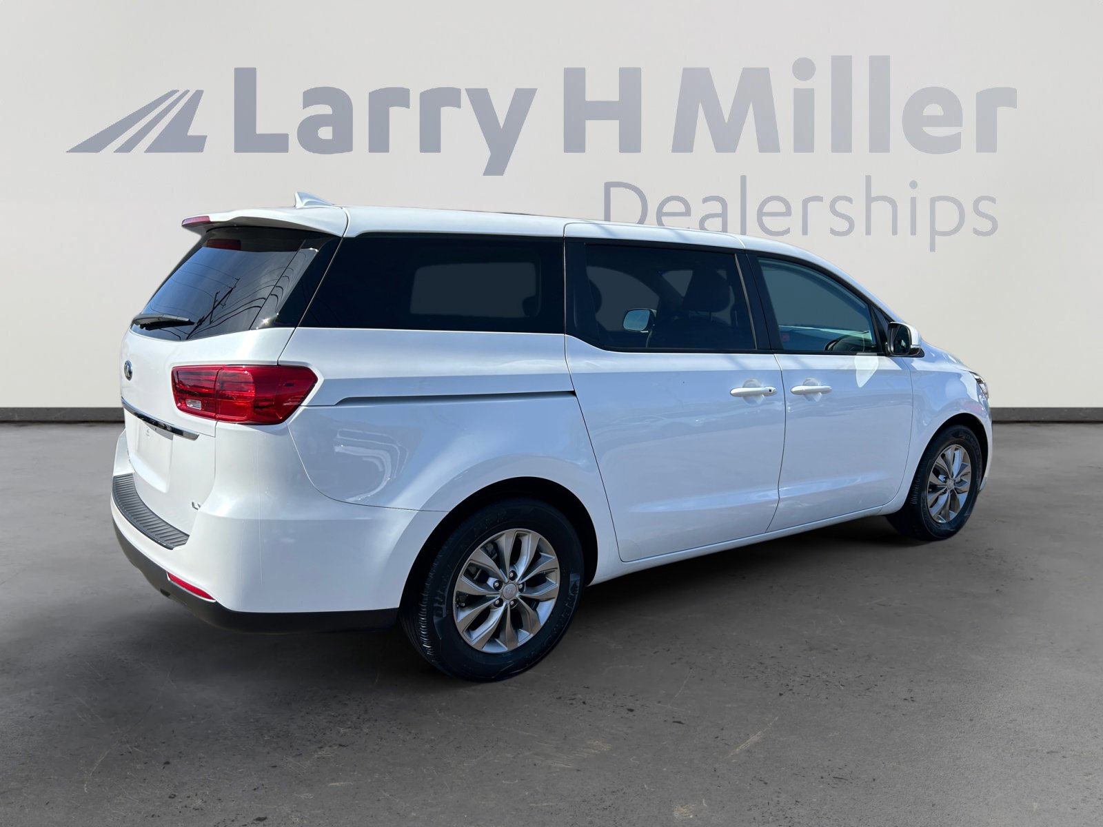 Used 2021 Kia Sedona LX image 6
