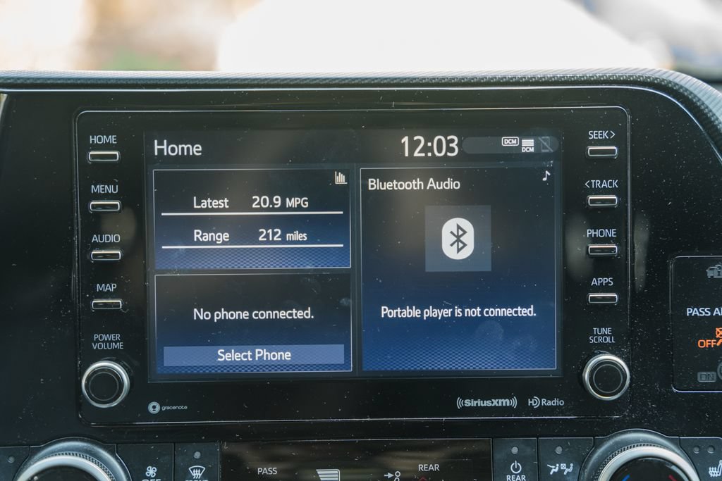 Used 2021 Toyota Highlander XSE AWD/4WD image 22