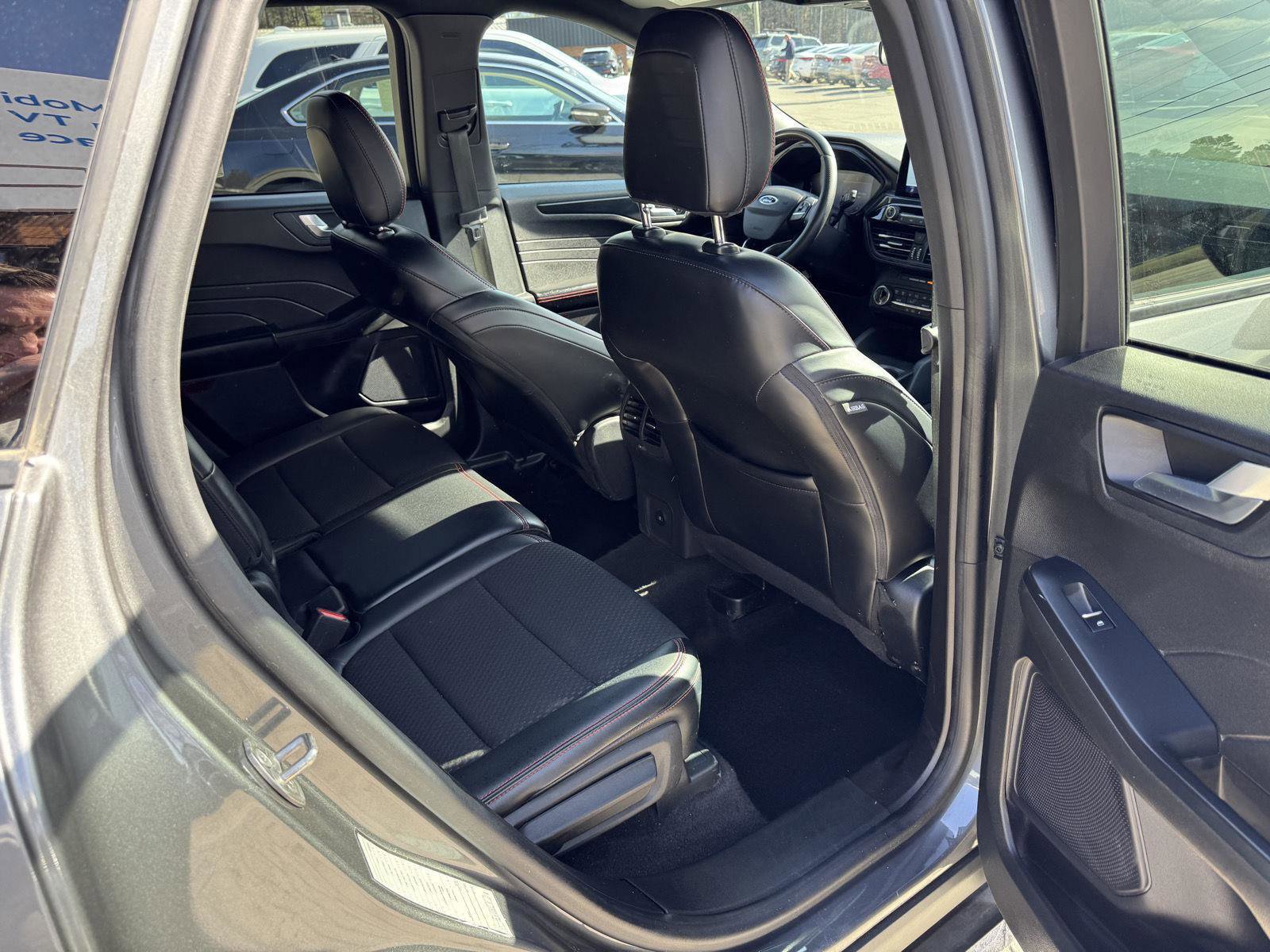 Used 2024 Ford Escape ST-Line image 14