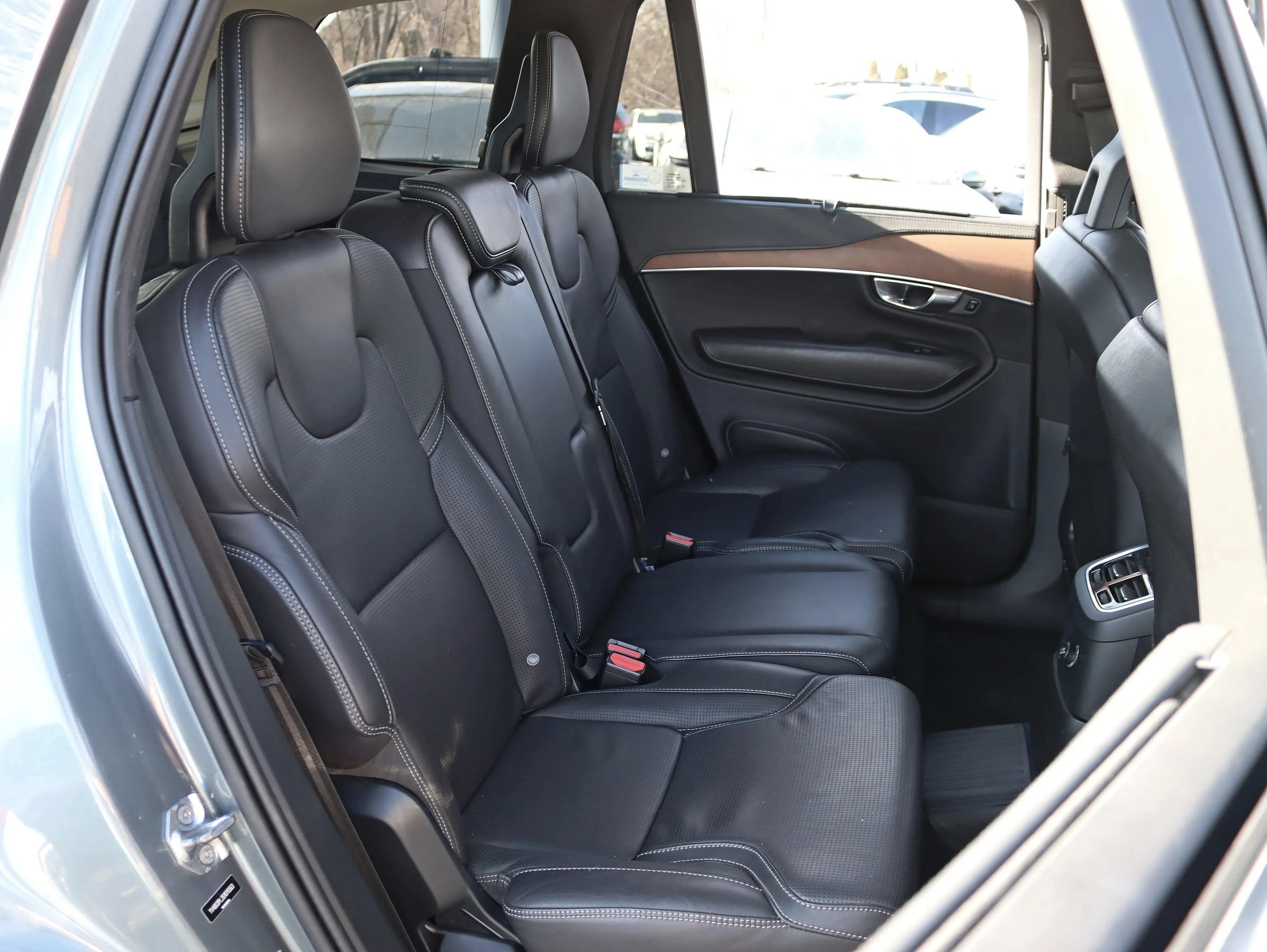 Used 2016 Volvo XC90 T8 Inscription w/ Protection Package Plus AWD/4WD image 30
