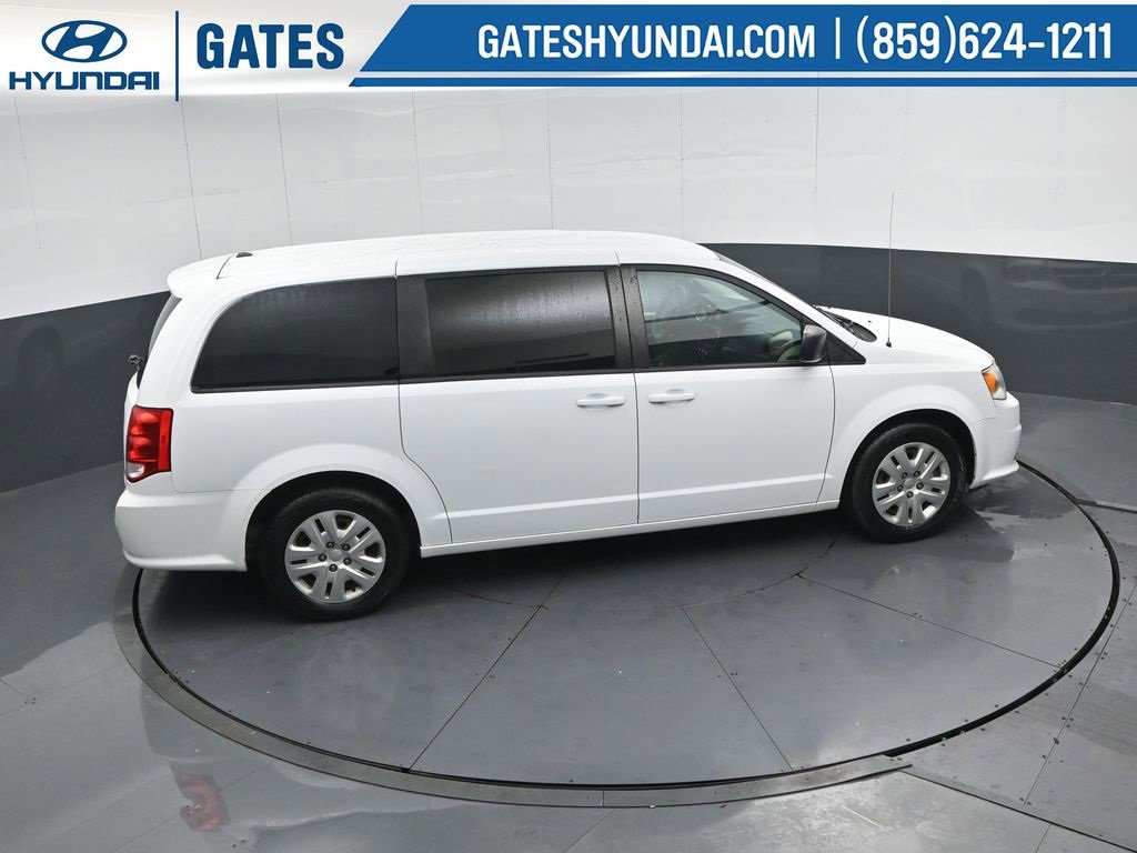 Used 2018 Dodge Grand Caravan SE w/ UConnect Hands-Free Group image 20