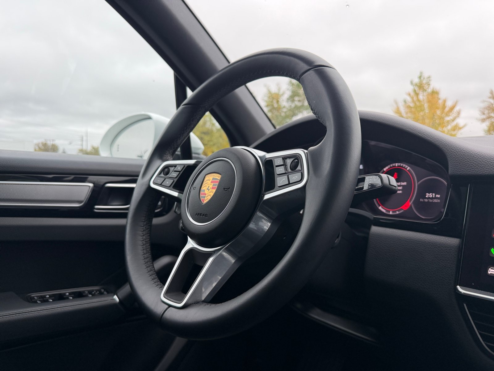 Used 2022 Porsche Cayenne Platinum Edition AWD/4WD image 23