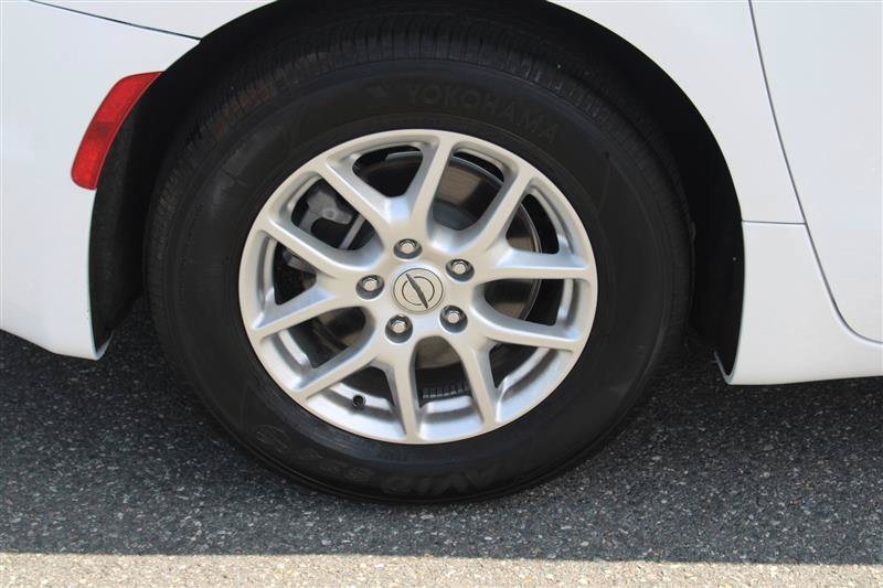 Used 2025 Chrysler Pacifica Select FWD image 9