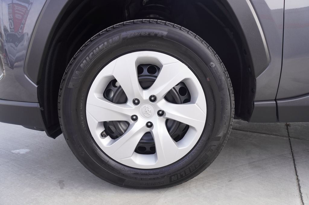 Certified 2025 Toyota RAV4 LE image 21