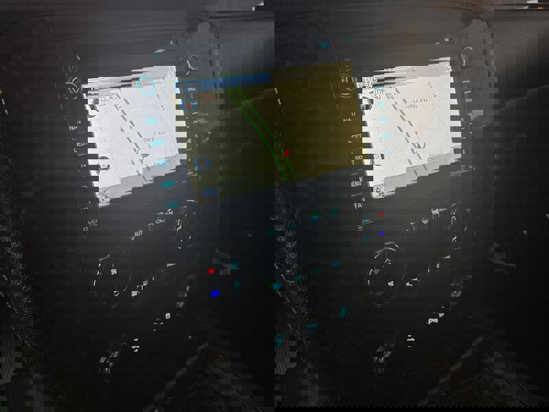 Used 2013 GMC Yukon XL Denali image 27