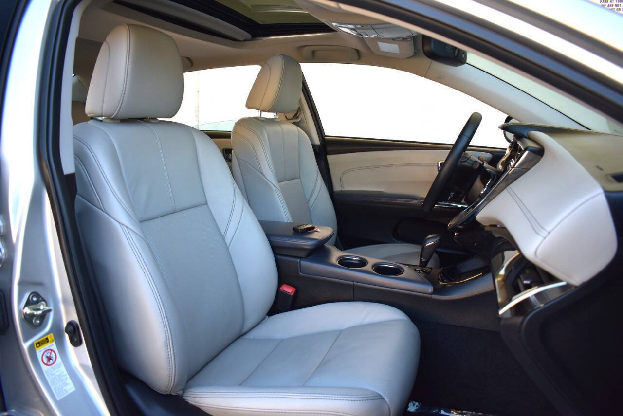 Used 2014 Toyota Avalon Limited w/ Technology Package FWD image 25
