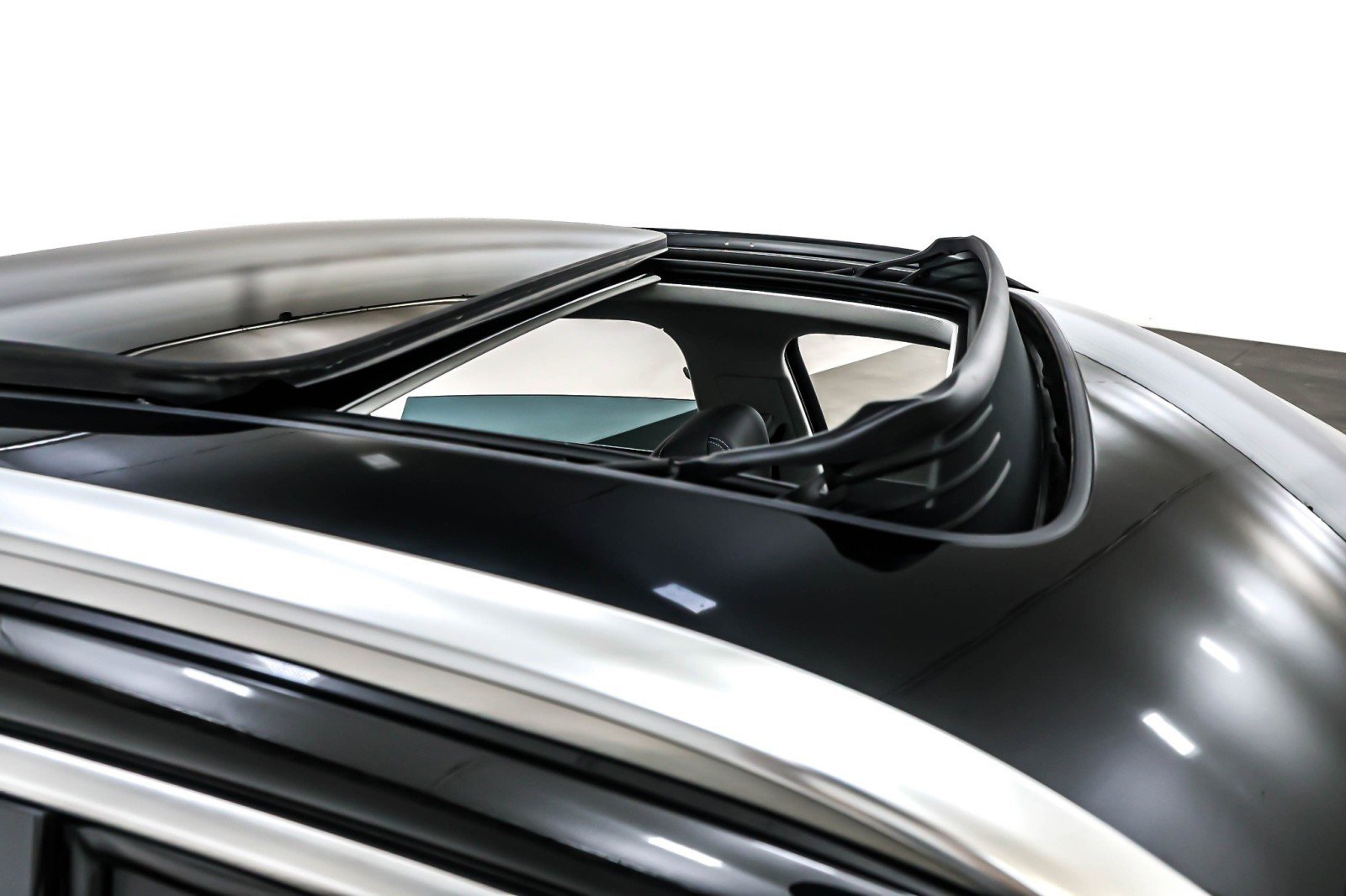 Used 2024 Audi Q8 e-tron Premium Plus image 22