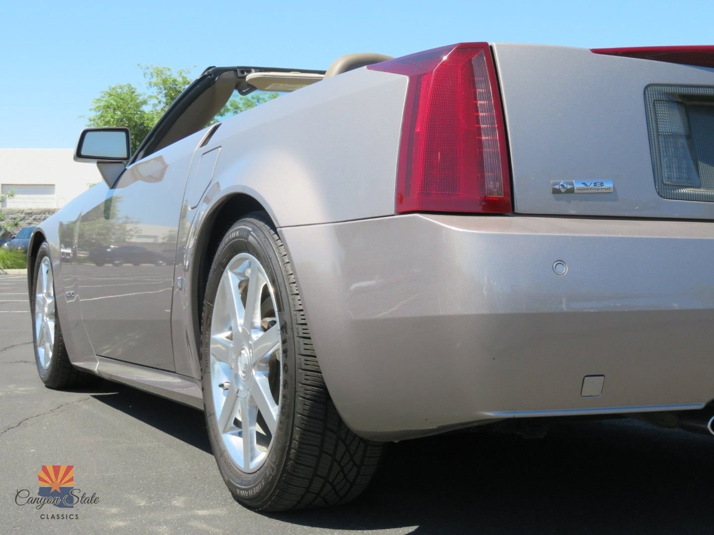 Used 2004 Cadillac XLR RWD image 25