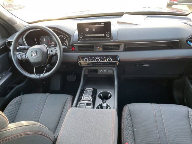 Used 2025 Honda Pilot Sport image 7