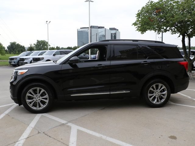 Certified 2023 Ford Explorer XLT w/ Equipment Group 202A AWD/4WD image 4