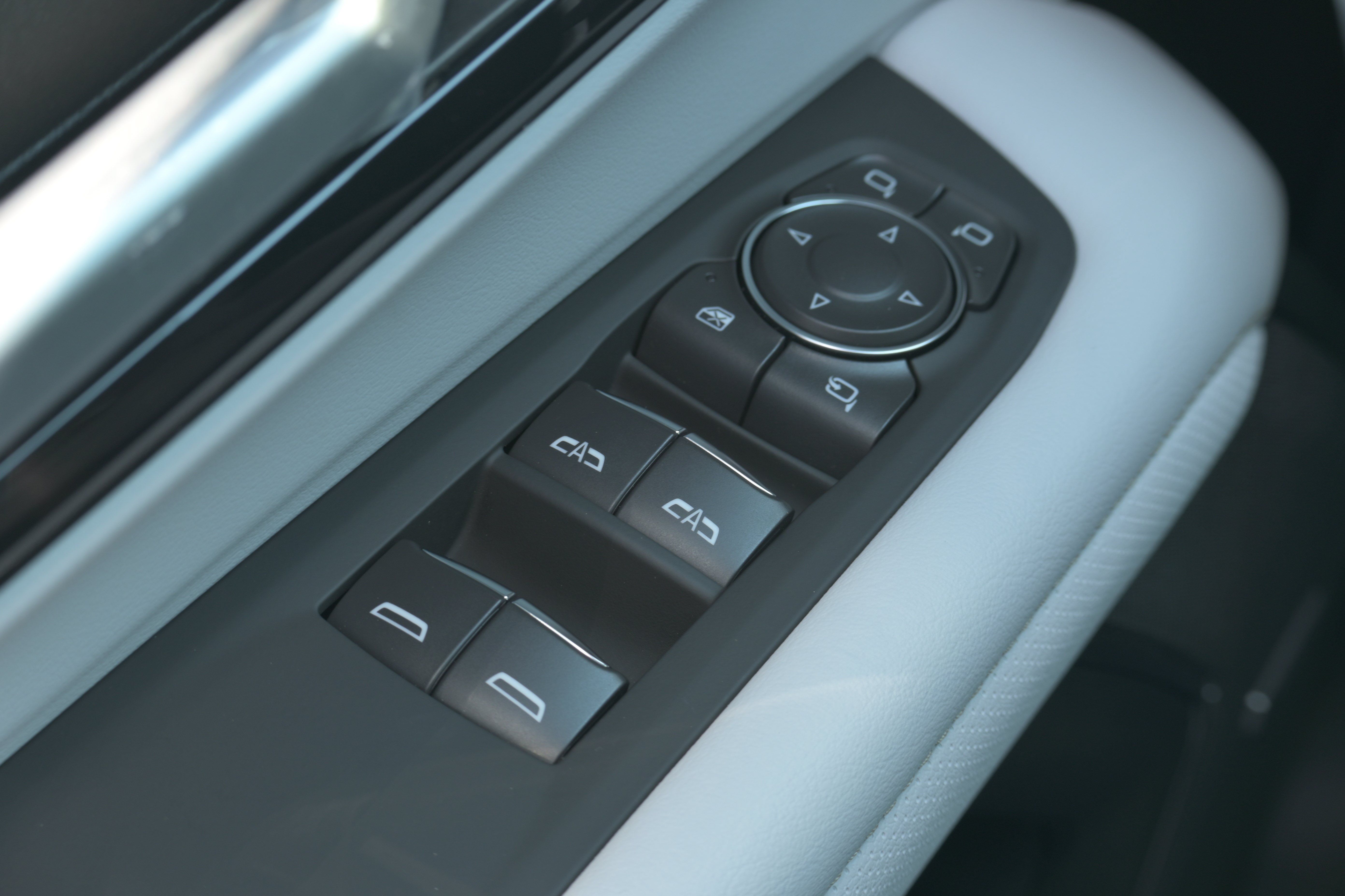 New 2026 Chevrolet Suburban Premier AWD/4WD image 31