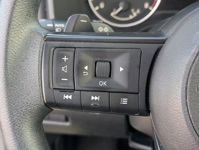 Used 2024 Nissan Rogue S AWD/4WD image 20