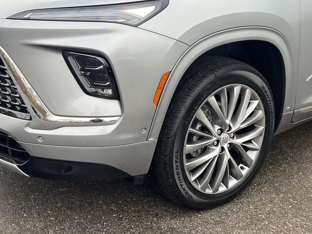 New 2026 Buick Enclave Avenir w/ Super Cruise Package FWD image 9