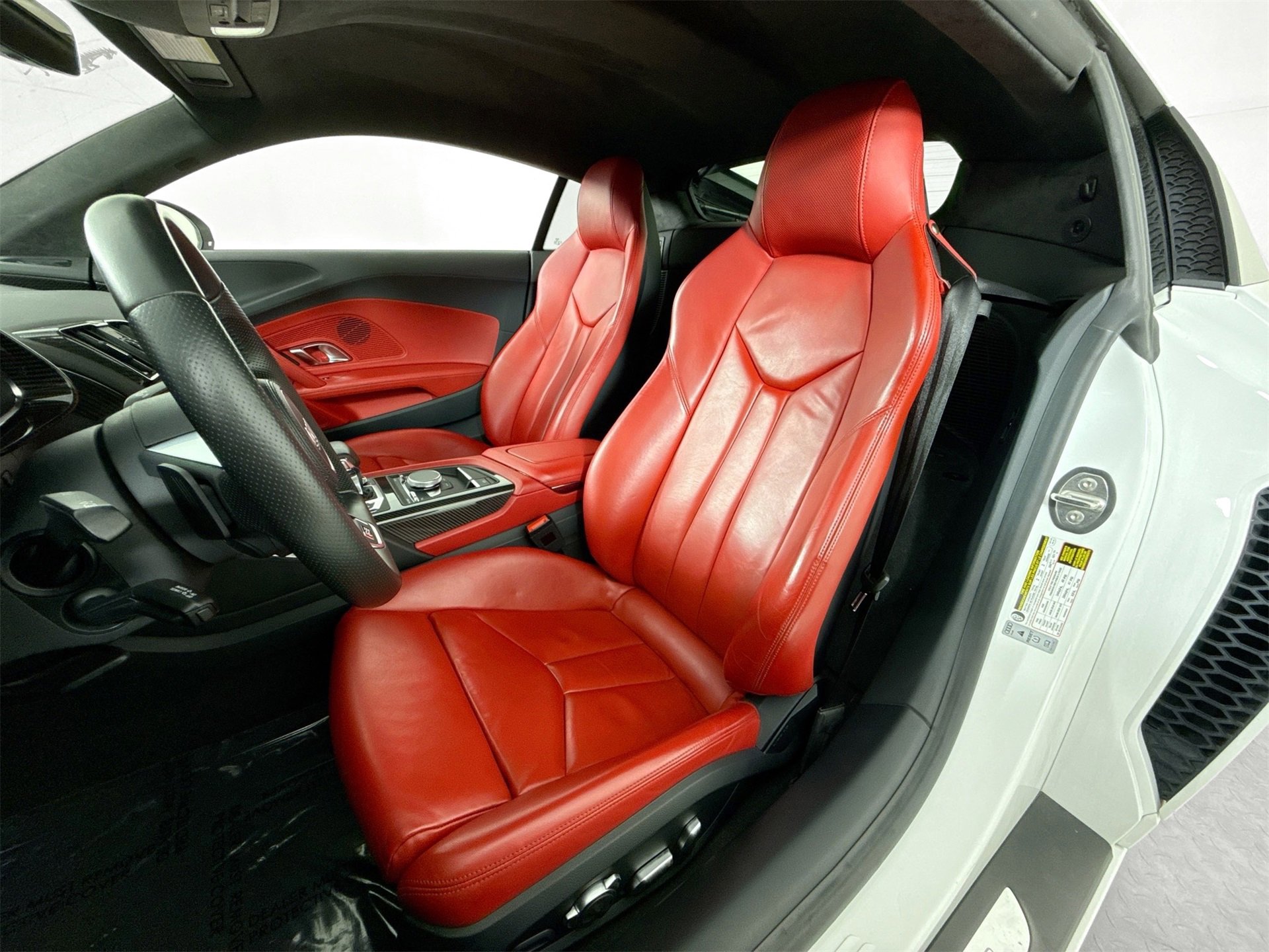 Used 2018 Audi R8 V10 w/ Premium Package image 9