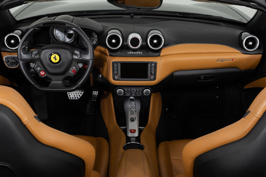 Used 2016 Ferrari California T RWD image 20