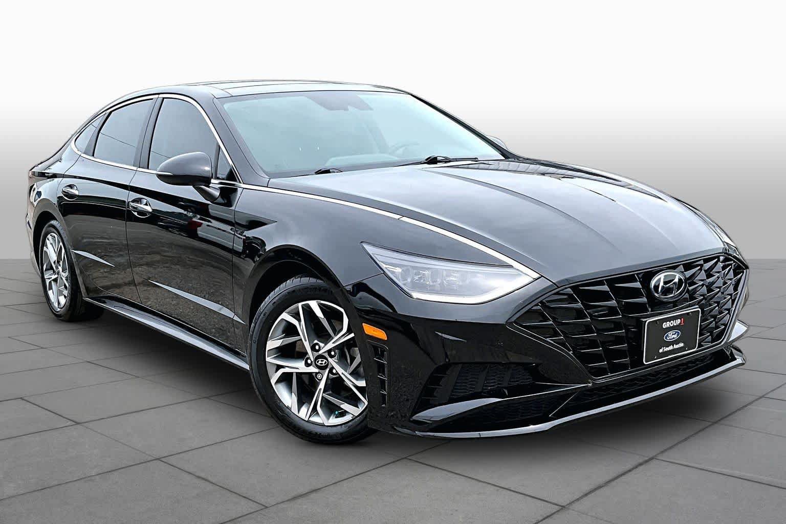 Used 2023 Hyundai Sonata SEL w/ Convenience Package FWD image 3