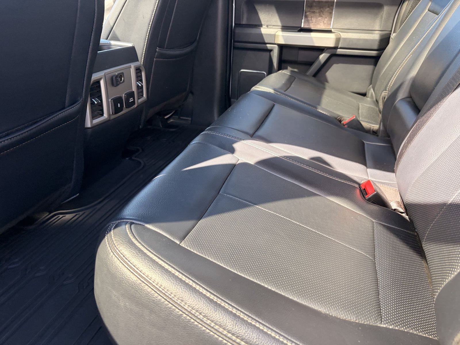 Certified 2022 Ford F250 Lariat w/ Lariat Ultimate Package AWD/4WD image 16