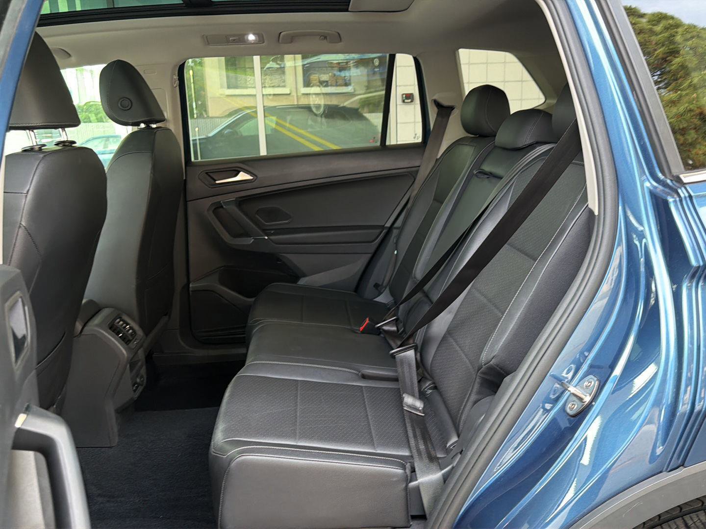 Certified 2020 Volkswagen Tiguan SEL AWD/4WD image 17