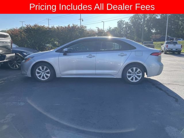 Used 2025 Toyota Corolla LE FWD image 3