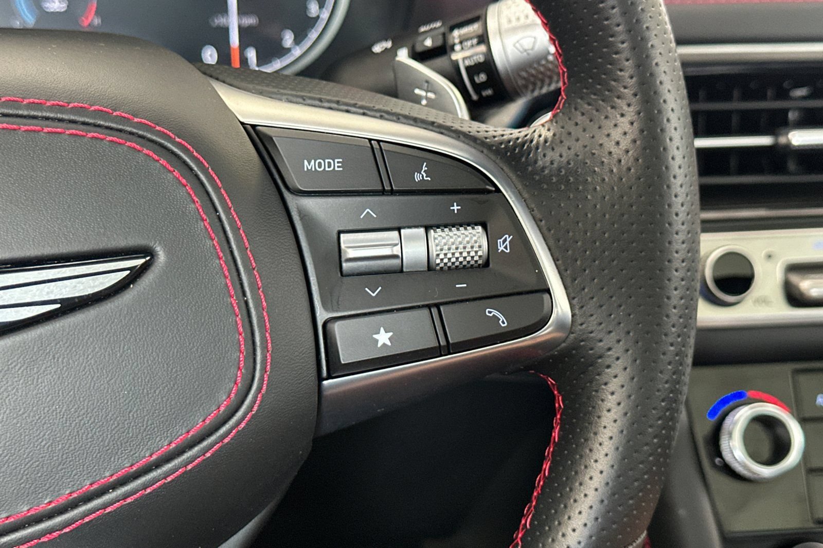 Used 2024 Genesis G70 3.3T Advanced w/ Sport Prestige Package RWD image 31