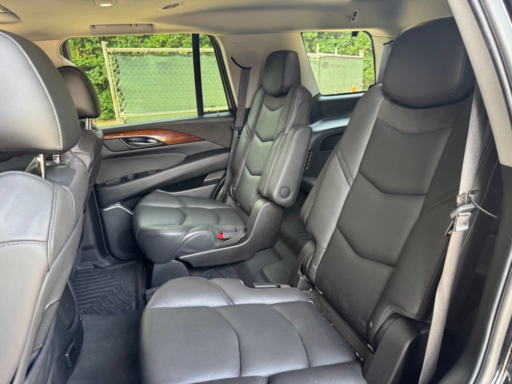 Used 2020 Cadillac Escalade Luxury AWD/4WD image 21