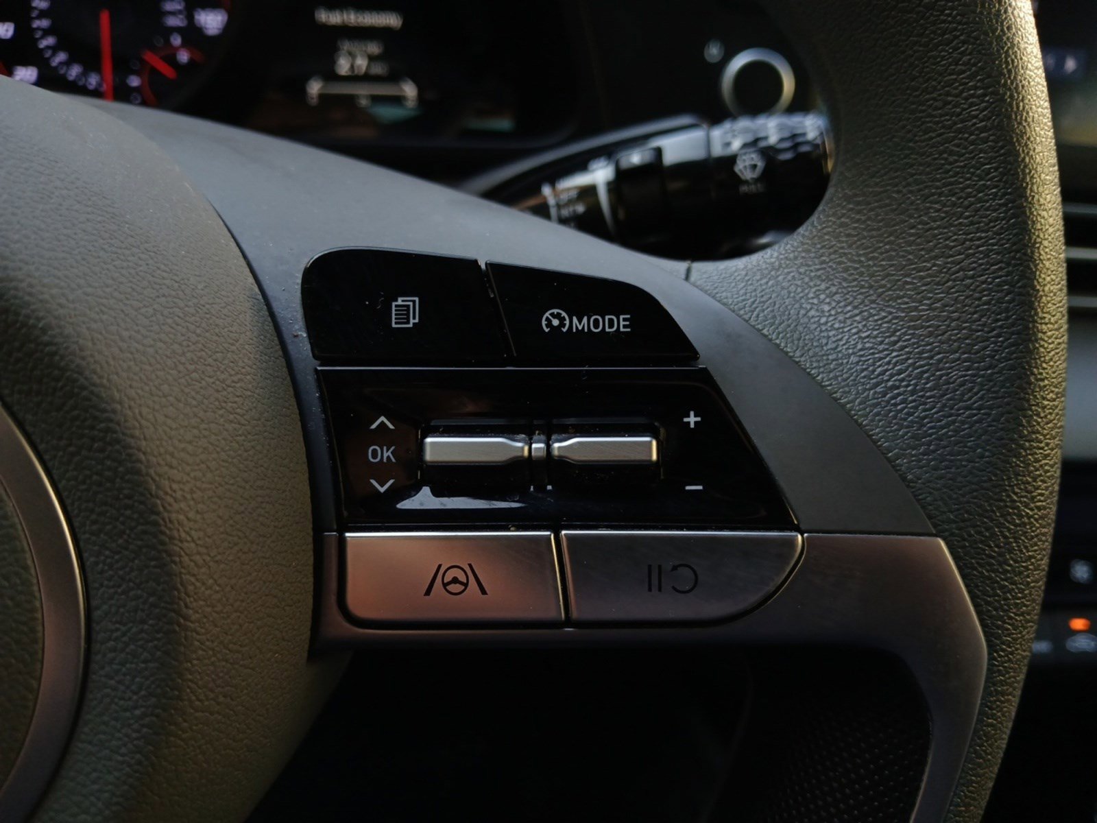 Used 2023 Hyundai Elantra SEL image 22