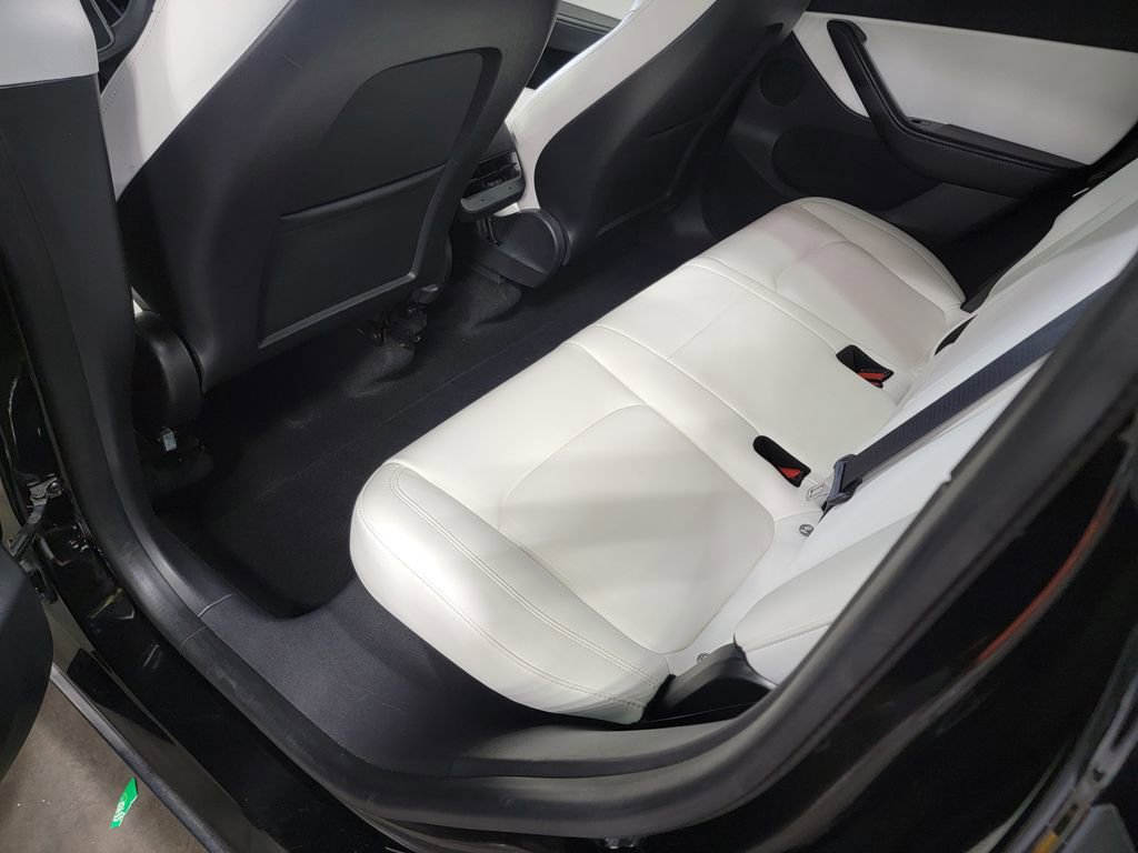 Used 2021 Tesla Model Y Long Range AWD/4WD image 18