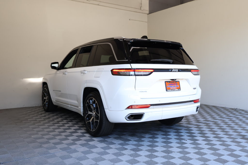 Used 2022 Jeep Grand Cherokee Summit AWD/4WD image 13