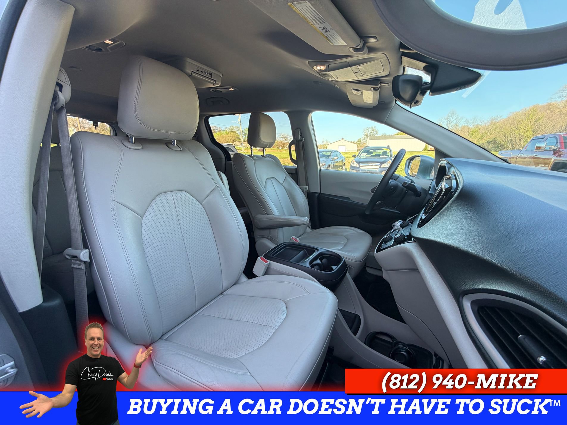 Used 2018 Chrysler Pacifica Touring-L w/ Tire & Wheel Group image 18