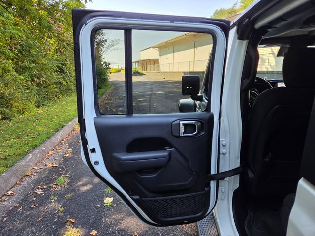 Used 2024 Jeep Gladiator Mojave w/ Technology Group AWD/4WD image 31
